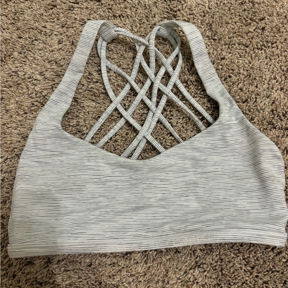 Lululemon free to be bra